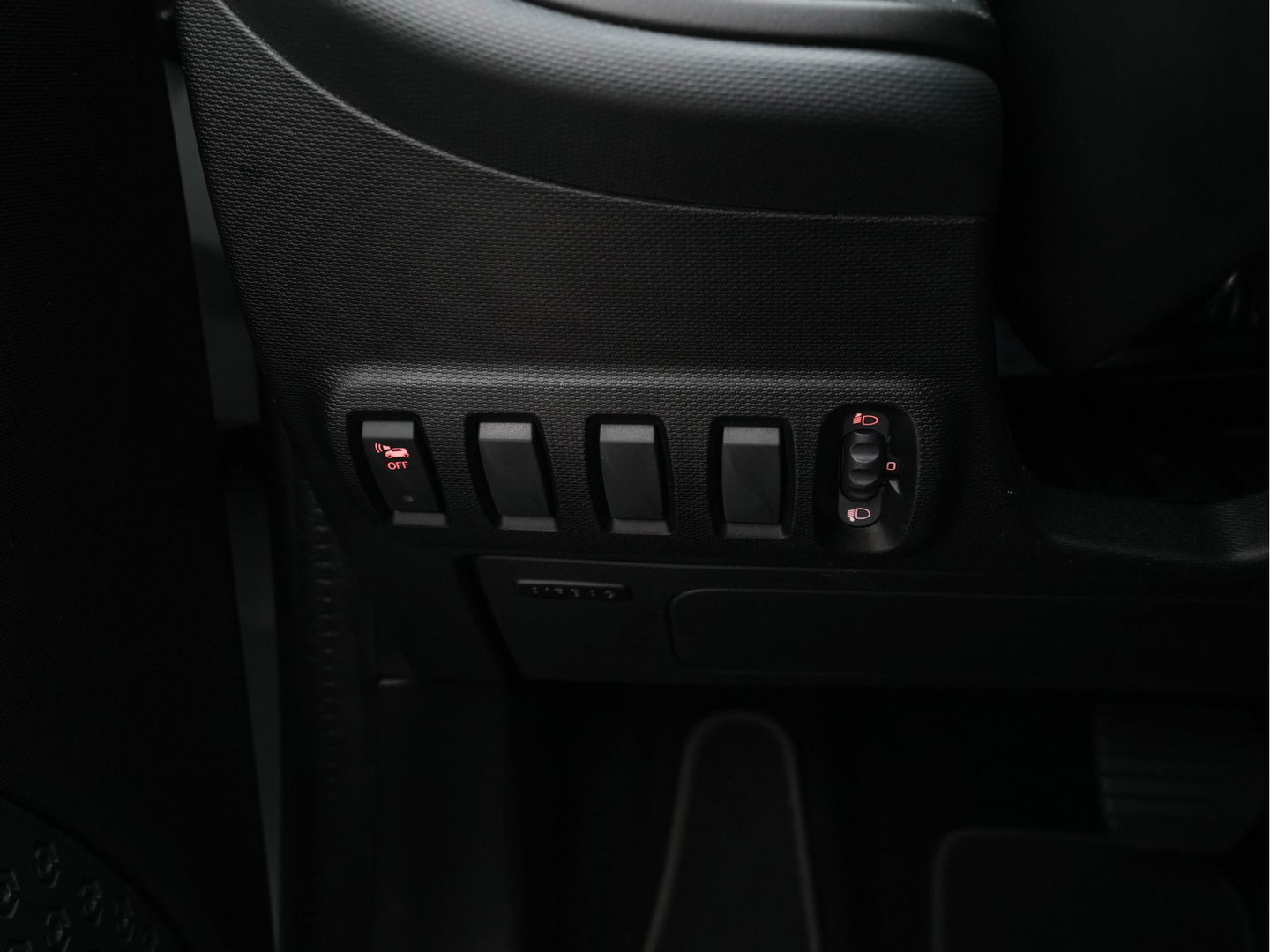 Smart Forfour EQ Business Solution Cool&Audio Pack 18 kWh [ 3-Fase ] (INCL-BTW) *FULL-LEATHER | AIRCO | DAB | CRUISE | COMFORT-SEATS | 15''ALU*