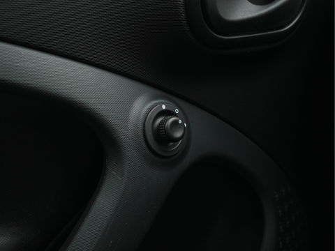 Smart Forfour EQ Business Solution Cool&Audio Pack 18 kWh [ 3-Fase ] (INCL-BTW) *FULL-LEATHER | AIRCO | DAB | CRUISE | COMFORT-SEATS | 15''ALU*