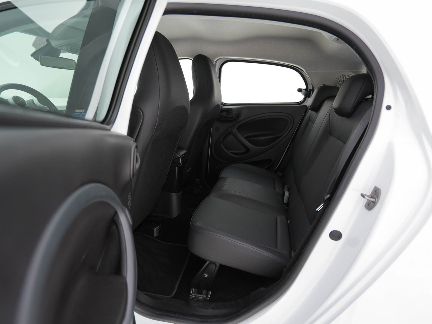 Smart Forfour EQ Business Solution Cool&Audio Pack 18 kWh [ 3-Fase ] (INCL-BTW) *FULL-LEATHER | AIRCO | DAB | CRUISE | COMFORT-SEATS | 15''ALU*