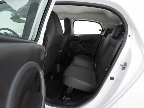 Smart Forfour EQ Business Solution Cool&Audio Pack 18 kWh [ 3-Fase ] (INCL-BTW) *FULL-LEATHER | AIRCO | DAB | CRUISE | COMFORT-SEATS | 15''ALU*