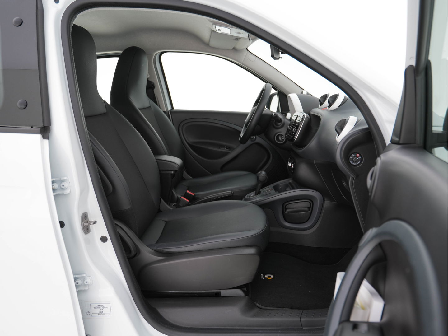 Smart Forfour EQ Business Solution Cool&Audio Pack 18 kWh [ 3-Fase ] (INCL-BTW) *FULL-LEATHER | AIRCO | DAB | CRUISE | COMFORT-SEATS | 15''ALU*