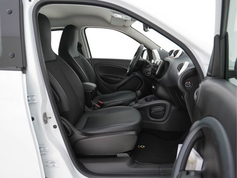 Smart Forfour EQ Business Solution Cool&Audio Pack 18 kWh [ 3-Fase ] (INCL-BTW) *FULL-LEATHER | AIRCO | DAB | CRUISE | COMFORT-SEATS | 15''ALU*