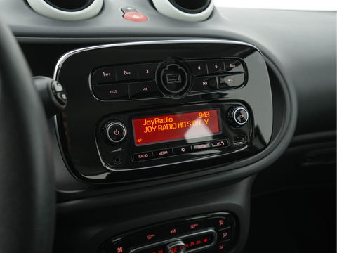 Smart Forfour EQ Business Solution Cool&Audio Pack 18 kWh [ 3-Fase ] (INCL-BTW) *FULL-LEATHER | AIRCO | DAB | CRUISE | COMFORT-SEATS | 15''ALU*