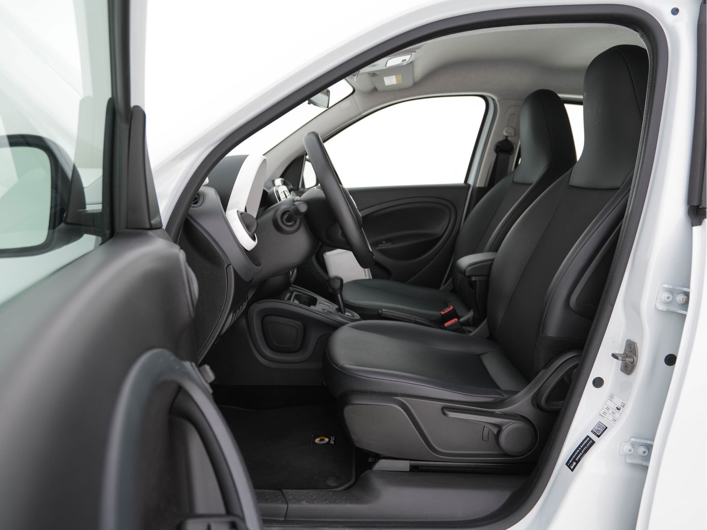 Smart Forfour EQ Business Solution Cool&Audio Pack 18 kWh [ 3-Fase ] (INCL-BTW) *FULL-LEATHER | AIRCO | DAB | CRUISE | COMFORT-SEATS | 15''ALU*