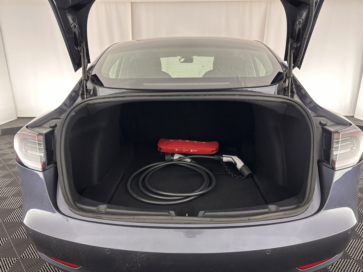 Tesla Model 3 Standard RWD Plus 60 kWh [ 3-Fase ] (INCL-BTW) Aut. *PANO | AUTO-PILOT | NAPPA-LEATHER | KEYLESS | FULL-LED | MEMORY-PACK | SURROUND-VIEW | DAB | CARPLAY | DIGI-COCKPIT | LANE-ASSIST | HEATED-COMFORT-SEATS | 19"ALU*