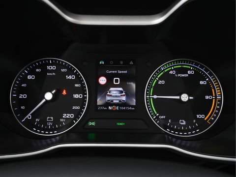 MG ZS EV Luxury 45 kWh (INCL-BTW) *PANO | FULL-LEATHER | CCS-FASTLOADER | KEYLESS | NAVI-FULLMAP | ADAPTIVE-CRUISE | CAMERA | HEATED-SPORT-SEATS | CARPLAY | BLINDSPOT | DAB | LANE-ASSIST | 17"ALU*