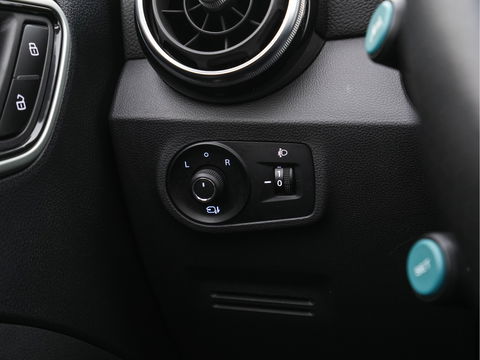 MG ZS EV Luxury 45 kWh (INCL-BTW) *PANO | FULL-LEATHER | CCS-FASTLOADER | KEYLESS | NAVI-FULLMAP | ADAPTIVE-CRUISE | CAMERA | HEATED-SPORT-SEATS | CARPLAY | BLINDSPOT | DAB | LANE-ASSIST | 17"ALU*