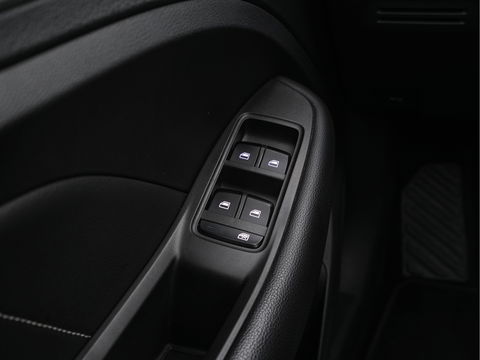 MG ZS EV Luxury 45 kWh (INCL-BTW) *PANO | FULL-LEATHER | CCS-FASTLOADER | KEYLESS | NAVI-FULLMAP | ADAPTIVE-CRUISE | CAMERA | HEATED-SPORT-SEATS | CARPLAY | BLINDSPOT | DAB | LANE-ASSIST | 17"ALU*