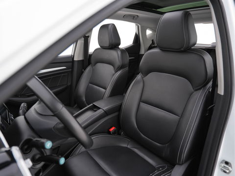 MG ZS EV Luxury 45 kWh (INCL-BTW) *PANO | FULL-LEATHER | CCS-FASTLOADER | KEYLESS | NAVI-FULLMAP | ADAPTIVE-CRUISE | CAMERA | HEATED-SPORT-SEATS | CARPLAY | BLINDSPOT | DAB | LANE-ASSIST | 17"ALU*