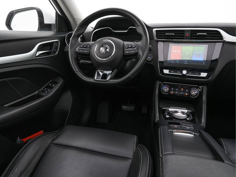 MG ZS EV Luxury 45 kWh (INCL-BTW) *PANO | FULL-LEATHER | CCS-FASTLOADER | KEYLESS | NAVI-FULLMAP | ADAPTIVE-CRUISE | CAMERA | HEATED-SPORT-SEATS | CARPLAY | BLINDSPOT | DAB | LANE-ASSIST | 17"ALU*