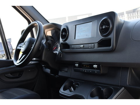 Mercedes-Benz Sprinter V6 319 3.0 CDI L2H2 PB Edition Camera, Cruise, Carplay, Stoelverwarming, Multimedia, LED, Automaat, Standkache, UNIEK!