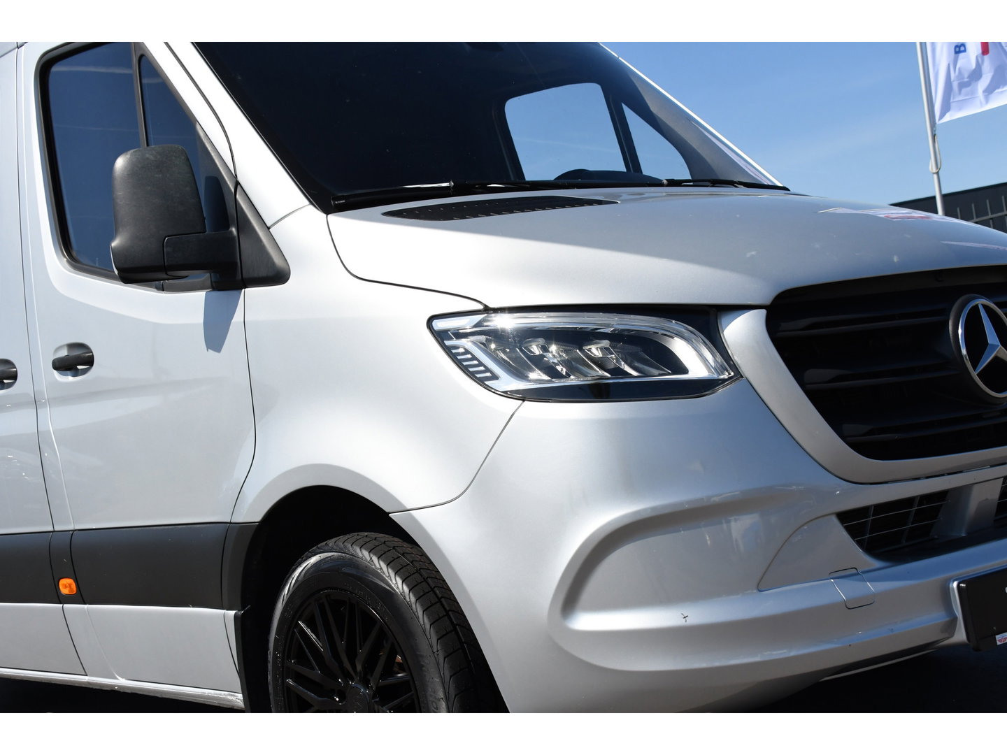 Mercedes-Benz Sprinter V6 319 3.0 CDI L2H2 PB Edition Camera, Cruise, Carplay, Stoelverwarming, Multimedia, LED, Automaat, Standkache, UNIEK!