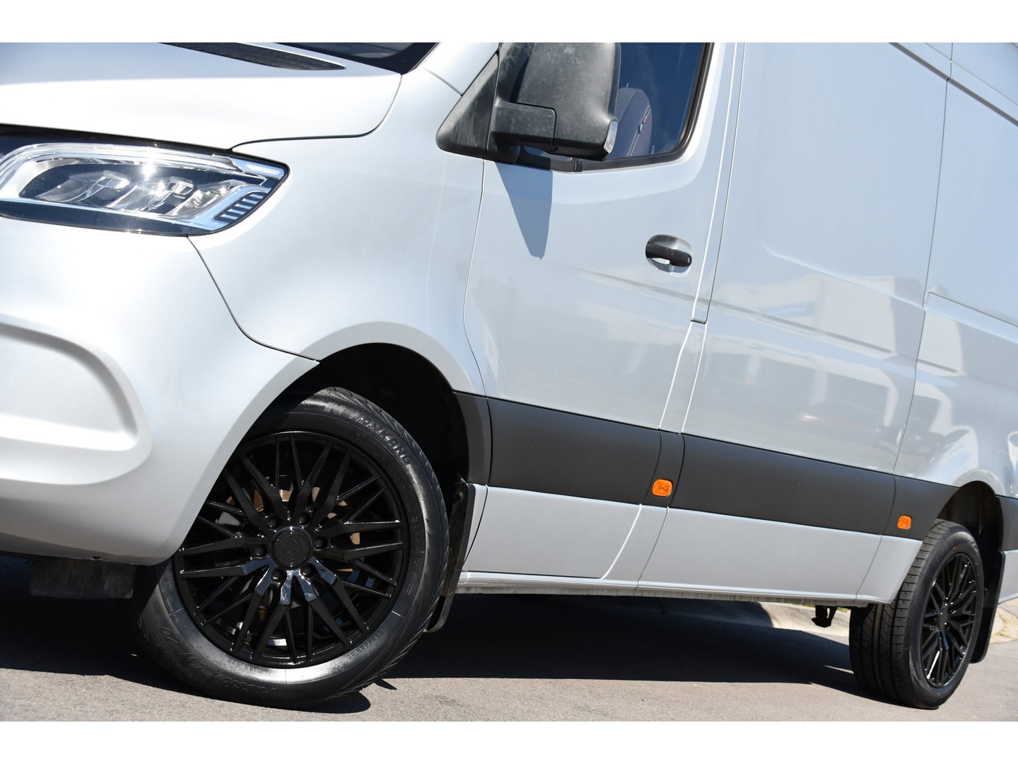 Mercedes-Benz Sprinter V6 319 3.0 CDI L2H2 PB Edition Camera, Cruise, Carplay, Stoelverwarming, Multimedia, LED, Automaat, Standkache, UNIEK!