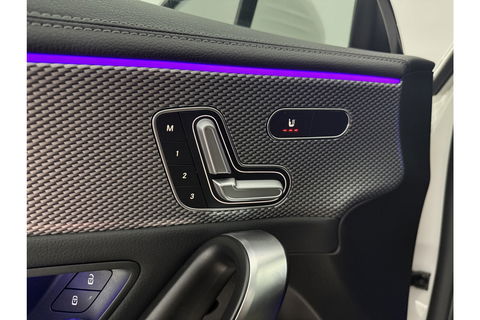 Mercedes-Benz CLA-Klasse 180 AMG Pano Sfeer Camera Carplay Virtual LED Trekhaak Cruise Navi Clima PDC Memory-Seats 18"LMV