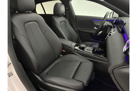Mercedes-Benz CLA-Klasse 180 AMG Pano Sfeer Camera Carplay Virtual LED Trekhaak Cruise Navi Clima PDC Memory-Seats 18"LMV