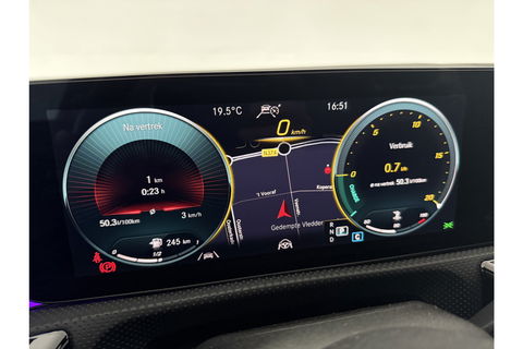 Mercedes-Benz CLA-Klasse 180 AMG Pano Sfeer Camera Carplay Virtual LED Trekhaak Cruise Navi Clima PDC Memory-Seats 18"LMV
