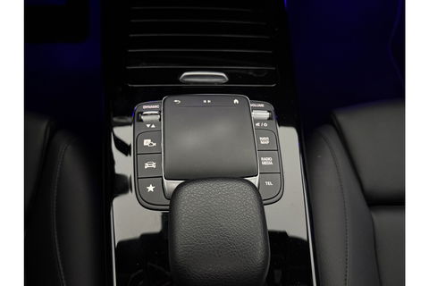 Mercedes-Benz CLA-Klasse 180 AMG Pano Sfeer Camera Carplay Virtual LED Trekhaak Cruise Navi Clima PDC Memory-Seats 18"LMV