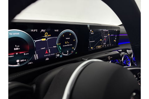 Mercedes-Benz CLA-Klasse 180 AMG Pano Sfeer Camera Carplay Virtual LED Trekhaak Cruise Navi Clima PDC Memory-Seats 18"LMV