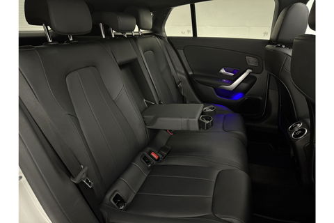 Mercedes-Benz CLA-Klasse 180 AMG Pano Sfeer Camera Carplay Virtual LED Trekhaak Cruise Navi Clima PDC Memory-Seats 18"LMV