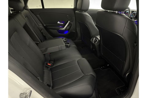 Mercedes-Benz CLA-Klasse 180 AMG Pano Sfeer Camera Carplay Virtual LED Trekhaak Cruise Navi Clima PDC Memory-Seats 18"LMV