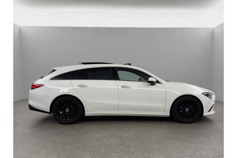 Mercedes-Benz CLA-Klasse 180 AMG Pano Sfeer Camera Carplay Virtual LED Trekhaak Cruise Navi Clima PDC Memory-Seats 18"LMV