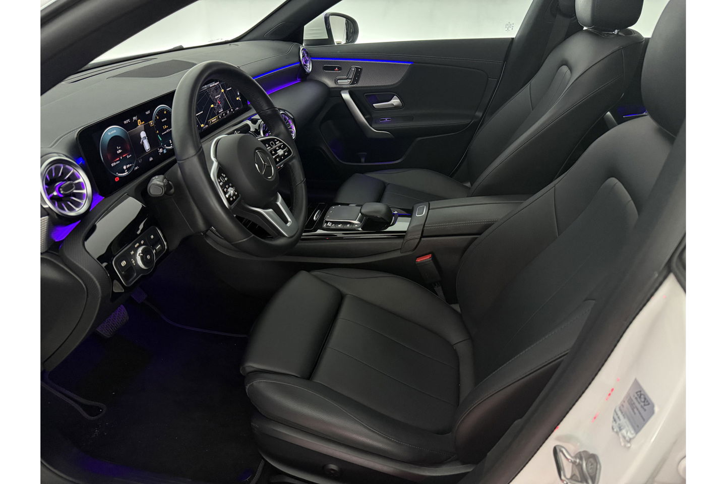 Mercedes-Benz CLA-Klasse 180 AMG Pano Sfeer Camera Carplay Virtual LED Trekhaak Cruise Navi Clima PDC Memory-Seats 18"LMV