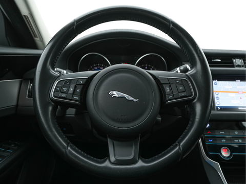 Jaguar XF 2.0 Portfolio Aut. *WINDSOR-FULL-LEATHER | BI-XENON | NAVI-FULLMAP | JAGUAR-AUDIO | CAMERA | COMFORT-SEATS | SHIFT-PADDLES | LANE-ASSIST | KEYLESS | HEATED-SEATS |  ECC | PDC | CRUISE | 18"ALU*