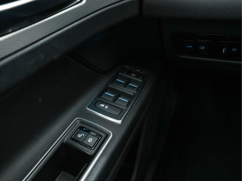 Jaguar XF 2.0 Portfolio Aut. *WINDSOR-FULL-LEATHER | BI-XENON | NAVI-FULLMAP | JAGUAR-AUDIO | CAMERA | COMFORT-SEATS | SHIFT-PADDLES | LANE-ASSIST | KEYLESS | HEATED-SEATS |  ECC | PDC | CRUISE | 18"ALU*