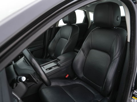 Jaguar XF 2.0 Portfolio Aut. *WINDSOR-FULL-LEATHER | BI-XENON | NAVI-FULLMAP | JAGUAR-AUDIO | CAMERA | COMFORT-SEATS | SHIFT-PADDLES | LANE-ASSIST | KEYLESS | HEATED-SEATS |  ECC | PDC | CRUISE | 18"ALU*