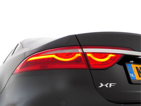 Jaguar XF 2.0 Portfolio Aut. *WINDSOR-FULL-LEATHER | BI-XENON | NAVI-FULLMAP | JAGUAR-AUDIO | CAMERA | COMFORT-SEATS | SHIFT-PADDLES | LANE-ASSIST | KEYLESS | HEATED-SEATS |  ECC | PDC | CRUISE | 18"ALU*