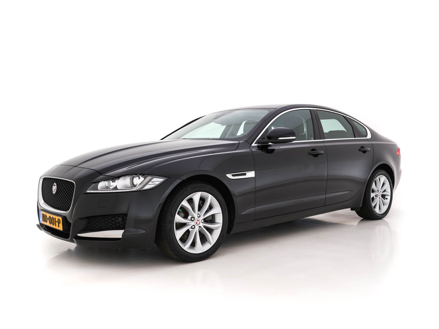 Jaguar XF 2.0 Portfolio Aut. *WINDSOR-FULL-LEATHER | BI-XENON | NAVI-FULLMAP | JAGUAR-AUDIO | CAMERA | COMFORT-SEATS | SHIFT-PADDLES | LANE-ASSIST | KEYLESS | HEATED-SEATS |  ECC | PDC | CRUISE | 18"ALU*