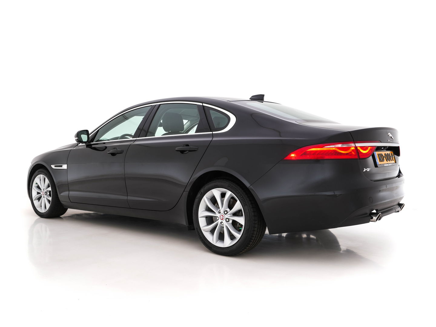 Jaguar XF 2.0 Portfolio Aut. *WINDSOR-FULL-LEATHER | BI-XENON | NAVI-FULLMAP | JAGUAR-AUDIO | CAMERA | COMFORT-SEATS | SHIFT-PADDLES | LANE-ASSIST | KEYLESS | HEATED-SEATS |  ECC | PDC | CRUISE | 18"ALU*
