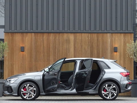 Audi A3 Sportback 45 TFSI e 245PK / 2021 / Competition / S-line / ACC / S-Edition