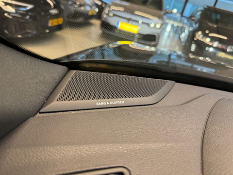 Audi RSQ3 Sportback 2.5 TFSI Pano|Sfeer|Trekh|360c|B&O|Keyle