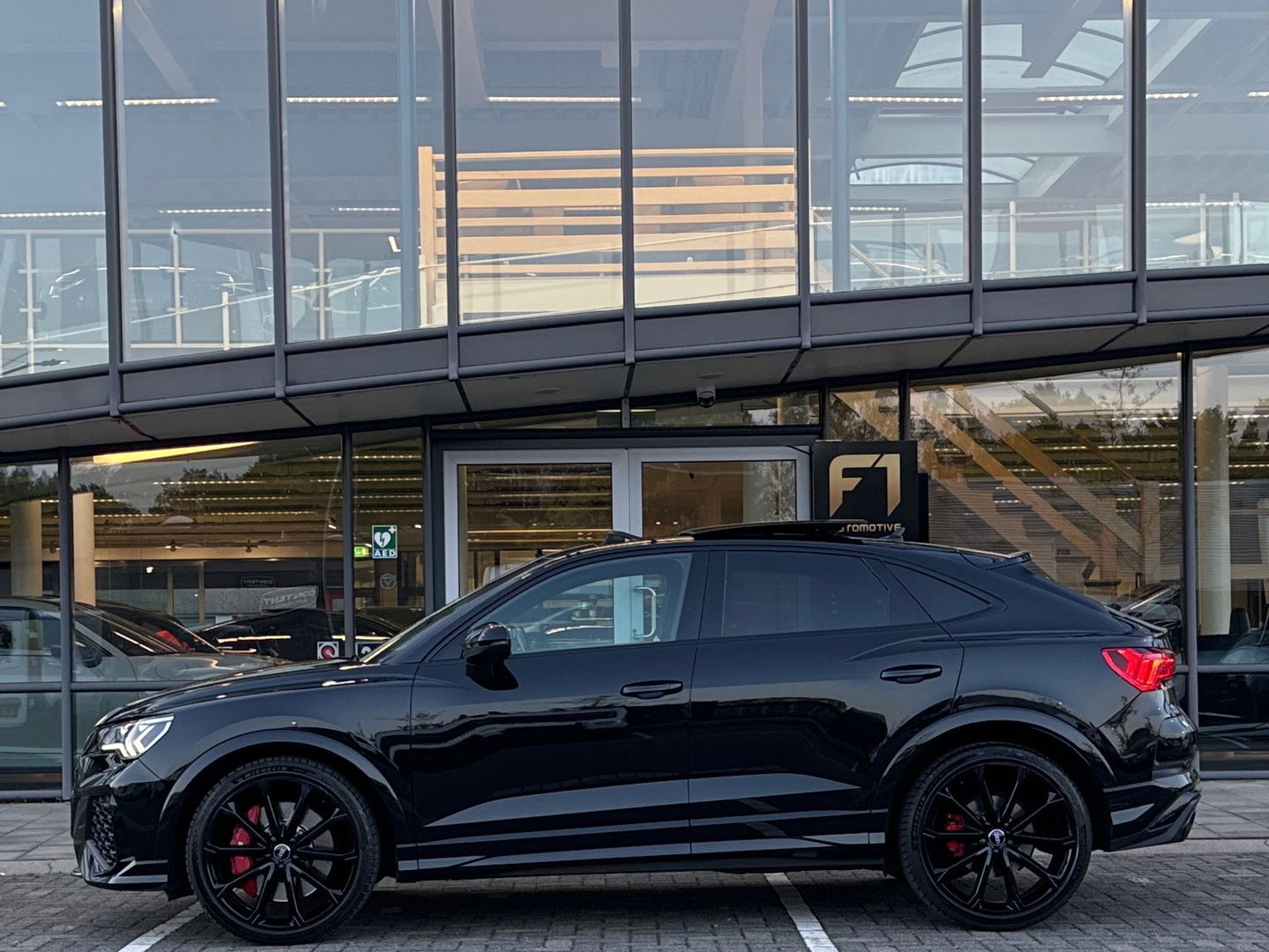 Audi RSQ3 Sportback 2.5 TFSI Pano|Sfeer|Trekh|360c|B&O|Keyle