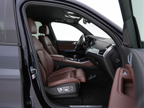 BMW X5 xDrive45e High Executive M-Sport-Pack (INCL-BTW) *NAPPA-FULL-LEATHER | ADAPT.CRUISE | FULL-LED | MEMORY-PACK | DIGI-COCKPIT | HARMAN/KARDON | COMFORT-SEATS | NAVI-FULLMAP | CAMERA | AMBIENT-LIGHT | DAB+ | SHIFT-PADDLES | TOWBAR |