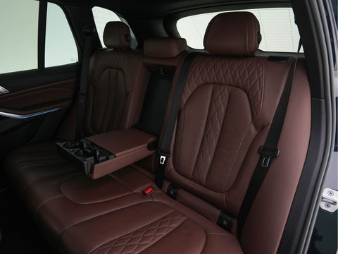 BMW X5 xDrive45e High Executive M-Sport-Pack (INCL-BTW) *NAPPA-FULL-LEATHER | ADAPT.CRUISE | FULL-LED | MEMORY-PACK | DIGI-COCKPIT | HARMAN/KARDON | COMFORT-SEATS | NAVI-FULLMAP | CAMERA | AMBIENT-LIGHT | DAB+ | SHIFT-PADDLES | TOWBAR |