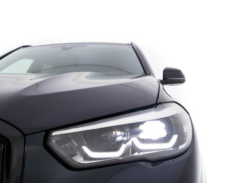 BMW X5 xDrive45e High Executive M-Sport-Pack (INCL-BTW) *NAPPA-FULL-LEATHER | ADAPT.CRUISE | FULL-LED | MEMORY-PACK | DIGI-COCKPIT | HARMAN/KARDON | COMFORT-SEATS | NAVI-FULLMAP | CAMERA | AMBIENT-LIGHT | DAB+ | SHIFT-PADDLES | TOWBAR |