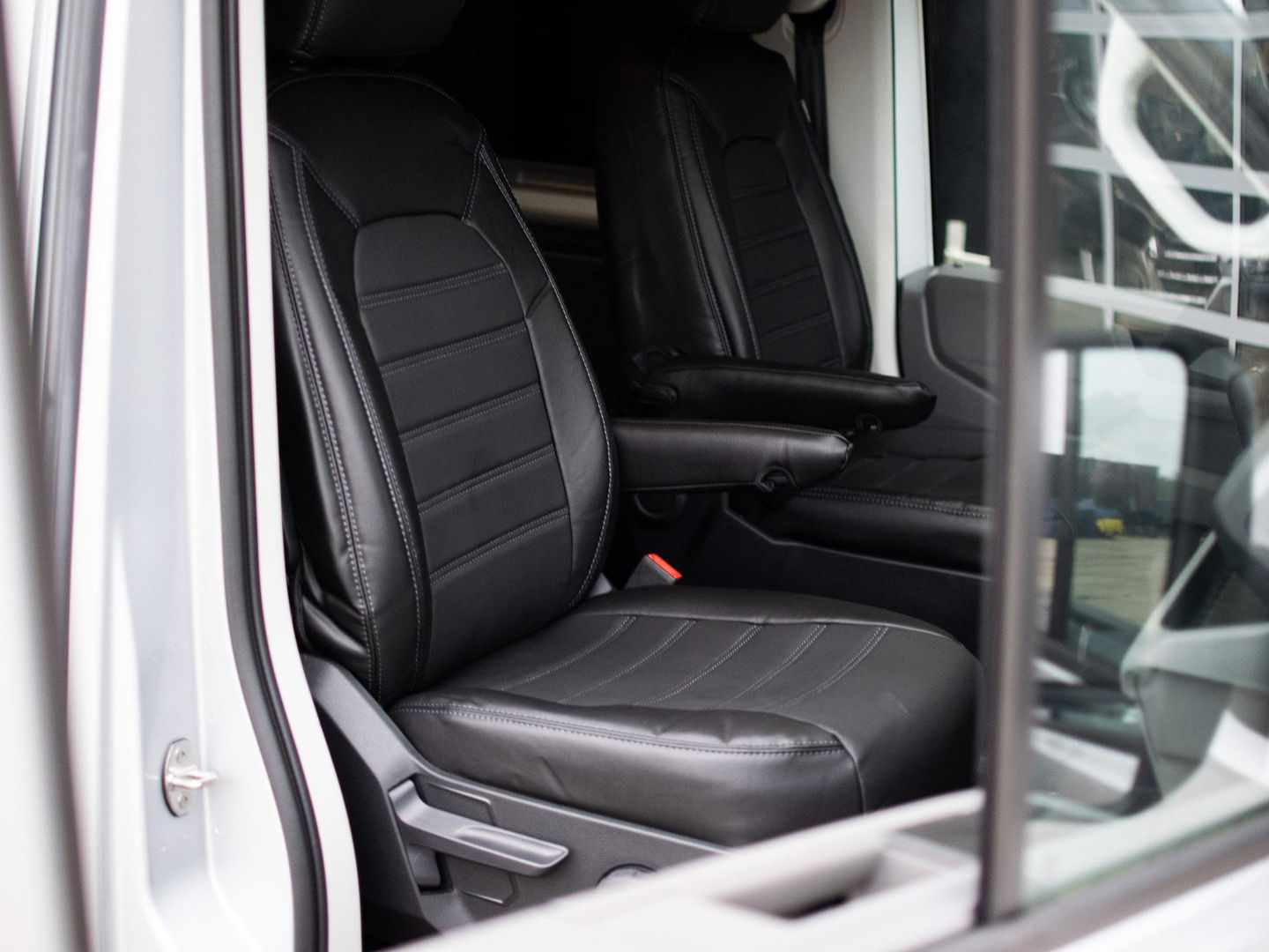 Volkswagen Crafter 35 2.0 TDI 164pk L3H3 RWD | BPM VRIJ | Dubbel cabine | Achteruitrijcamera | Sidebars