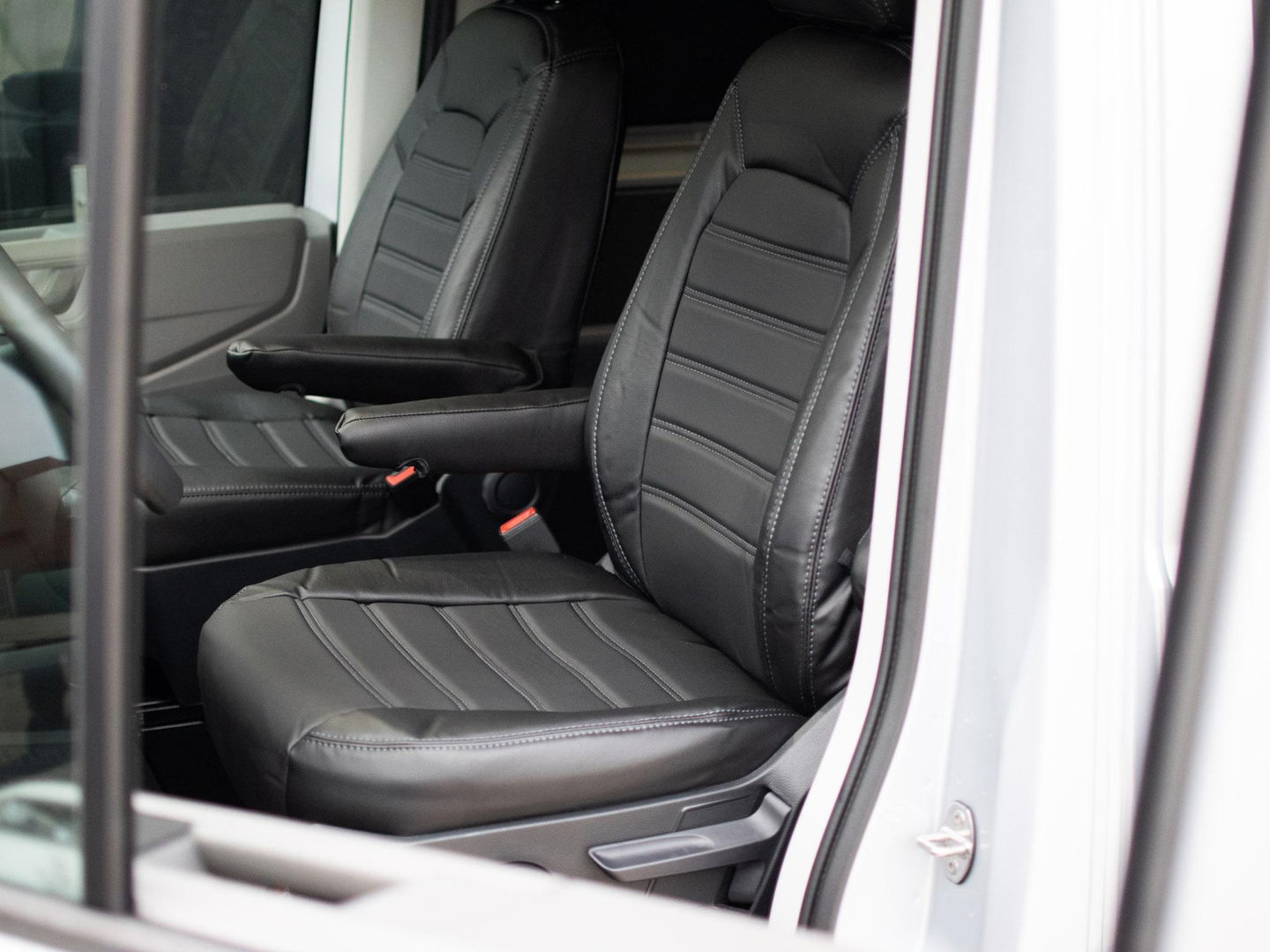 Volkswagen Crafter 35 2.0 TDI 164pk L3H3 RWD | BPM VRIJ | Dubbel cabine | Achteruitrijcamera | Sidebars