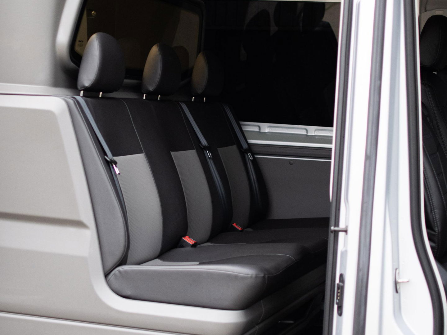 Volkswagen Crafter 35 2.0 TDI 164pk L3H3 RWD | BPM VRIJ | Dubbel cabine | Achteruitrijcamera | Sidebars