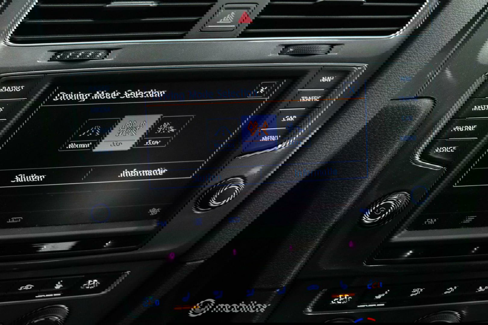 Volkswagen e-Golf | Adaptive | Stoelverwarming | PDC | Navigatie | Ambiance verlichting | LED |