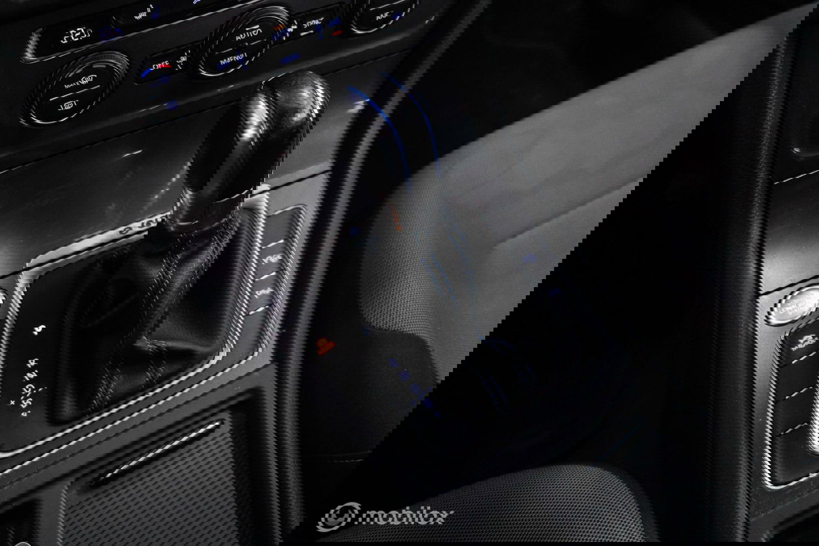 Volkswagen e-Golf | Adaptive | Stoelverwarming | PDC | Navigatie | Ambiance verlichting | LED |