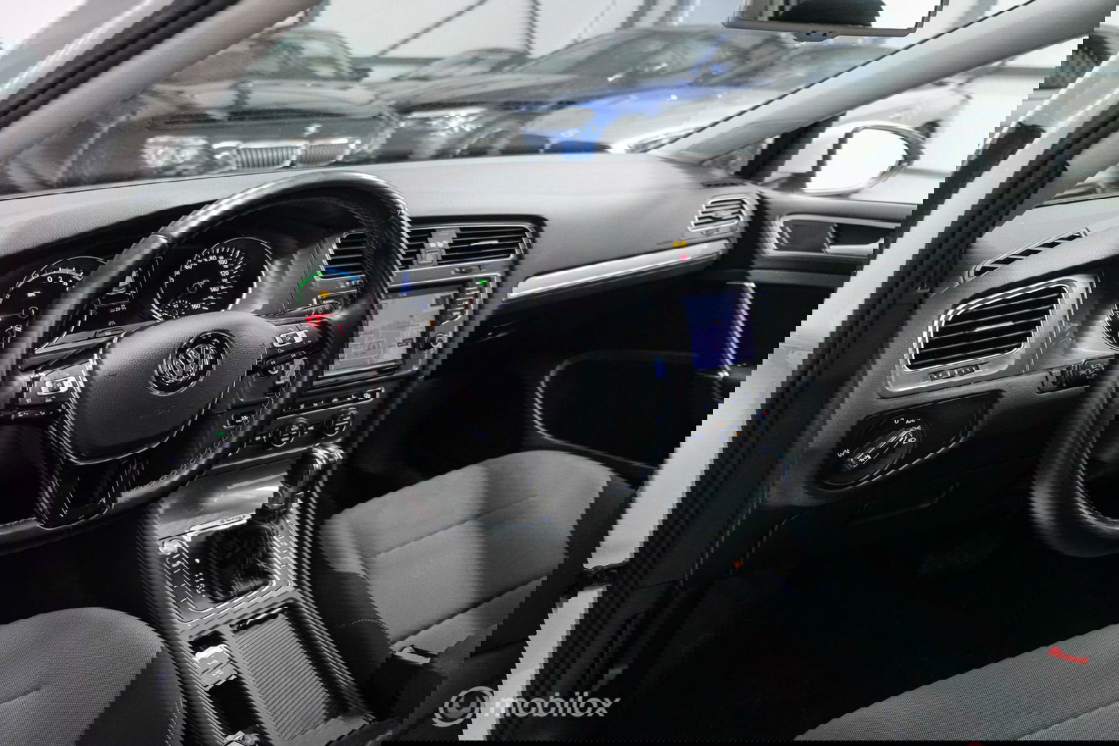 Volkswagen e-Golf | Adaptive | Stoelverwarming | PDC | Navigatie | Ambiance verlichting | LED |