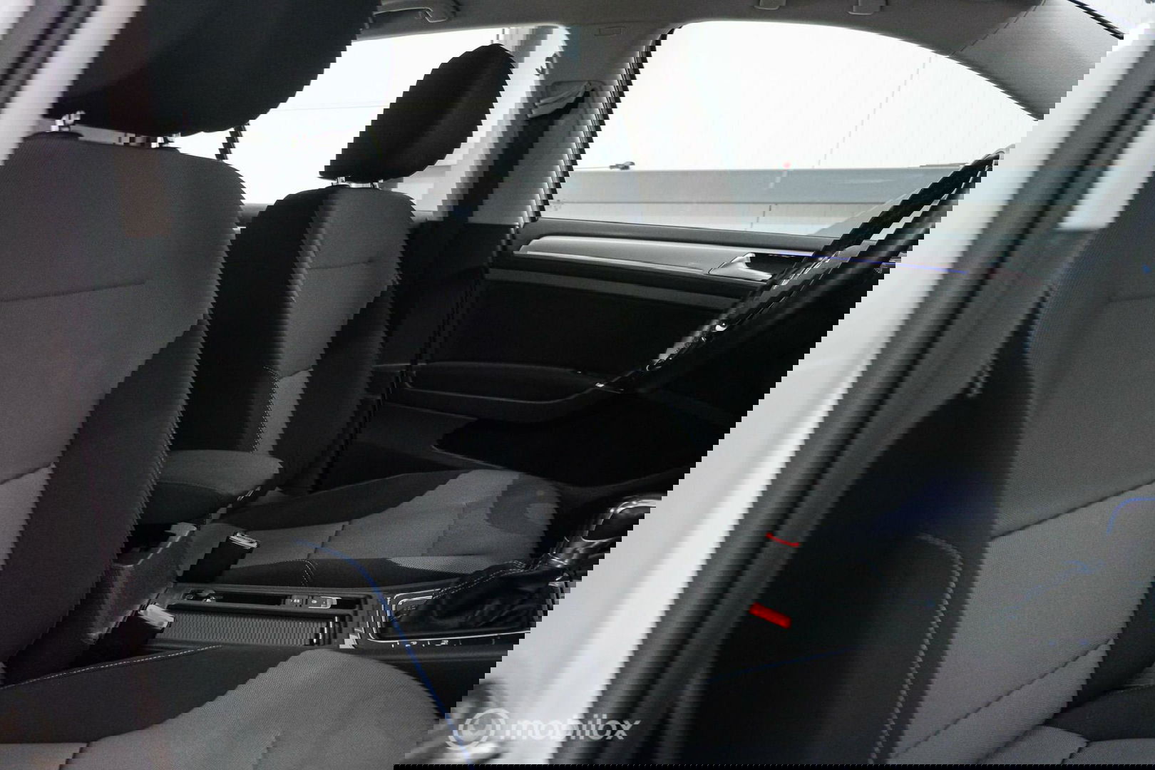 Volkswagen e-Golf | Adaptive | Stoelverwarming | PDC | Navigatie | Ambiance verlichting | LED |