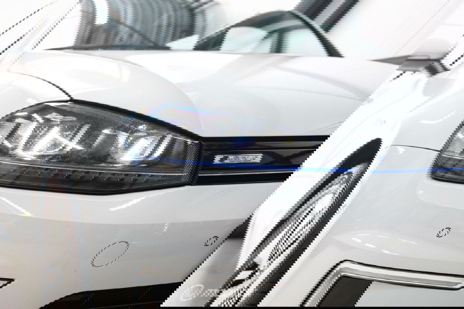 Volkswagen e-Golf | Adaptive | Stoelverwarming | PDC | Navigatie | Ambiance verlichting | LED |