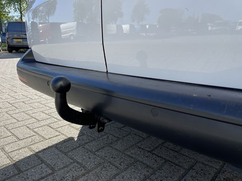 Volkswagen Transporter 2.0 TDI 102pk euro 6 / L1H1 Comfortline / bpm vrij / vaste prijs rijklaar € 12.950 ex btw / lease vanaf € 218 / Bott ingerichte laadruimte / imperial / trekhaak / bijrijdersbank !