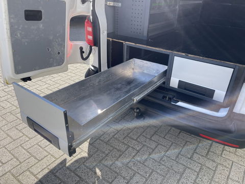 Volkswagen Transporter 2.0 TDI 102pk euro 6 / L1H1 Comfortline / bpm vrij / vaste prijs rijklaar € 12.950 ex btw / lease vanaf € 218 / Bott ingerichte laadruimte / imperial / trekhaak / bijrijdersbank !