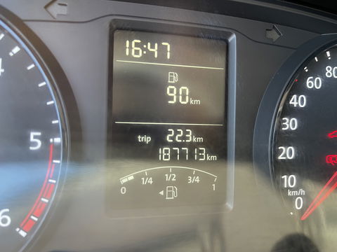 Volkswagen Transporter 2.0 TDI 102pk euro 6 / L1H1 Comfortline / bpm vrij / vaste prijs rijklaar € 12.950 ex btw / lease vanaf € 218 / Bott ingerichte laadruimte / imperial / trekhaak / bijrijdersbank !