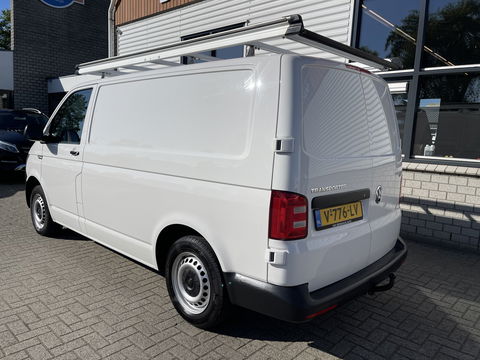 Volkswagen Transporter 2.0 TDI 102pk euro 6 / L1H1 Comfortline / bpm vrij / vaste prijs rijklaar € 12.950 ex btw / lease vanaf € 218 / Bott ingerichte laadruimte / imperial / trekhaak / bijrijdersbank !